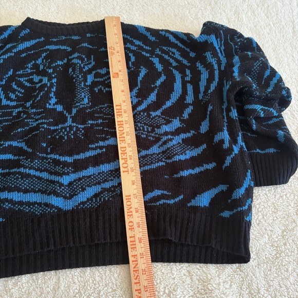 Vintage Tiger face Sweater Unisex L Blue Black Cropped 80s 90s - Picture 8 of 9